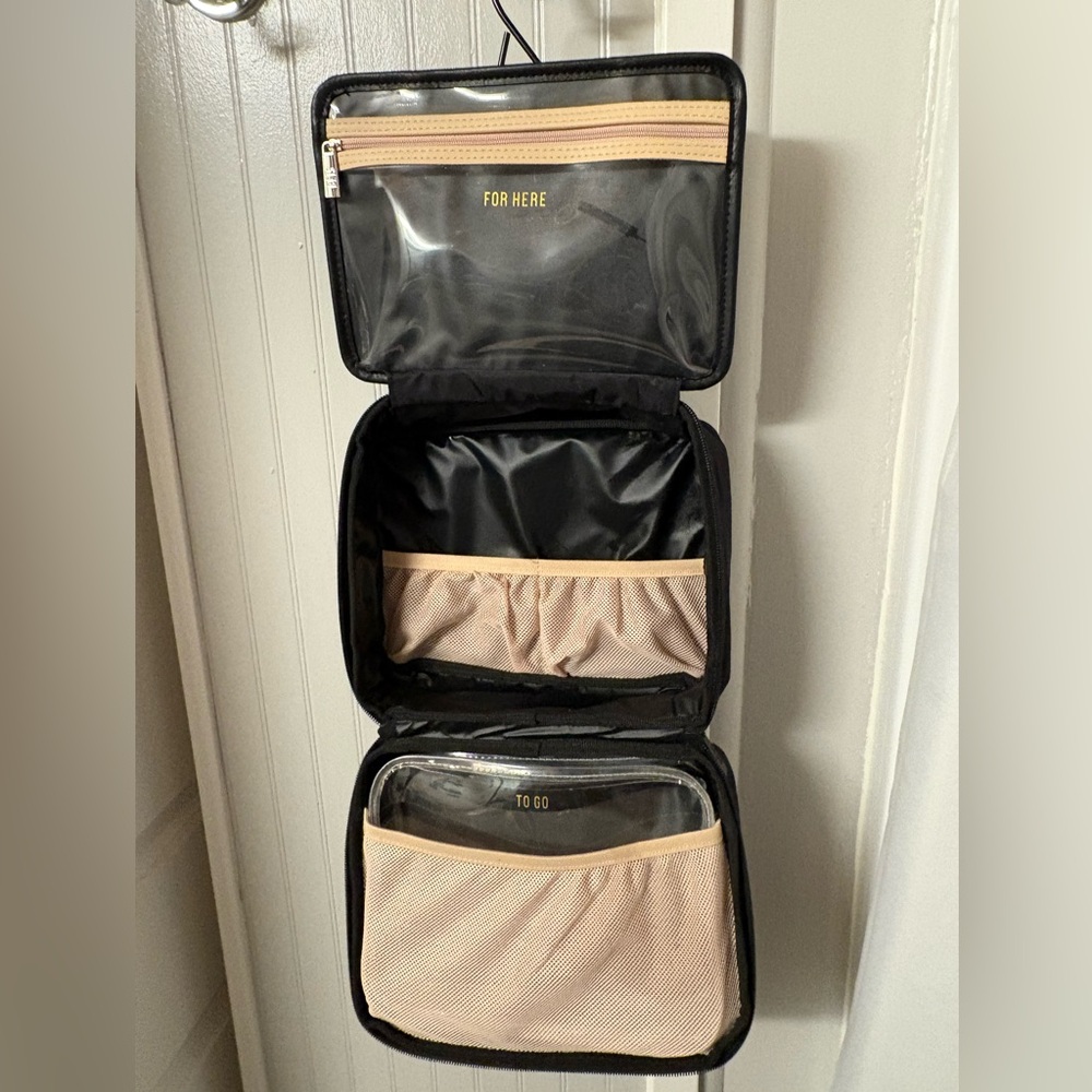 BEIS Classic Hanging Black Toiletry Bag